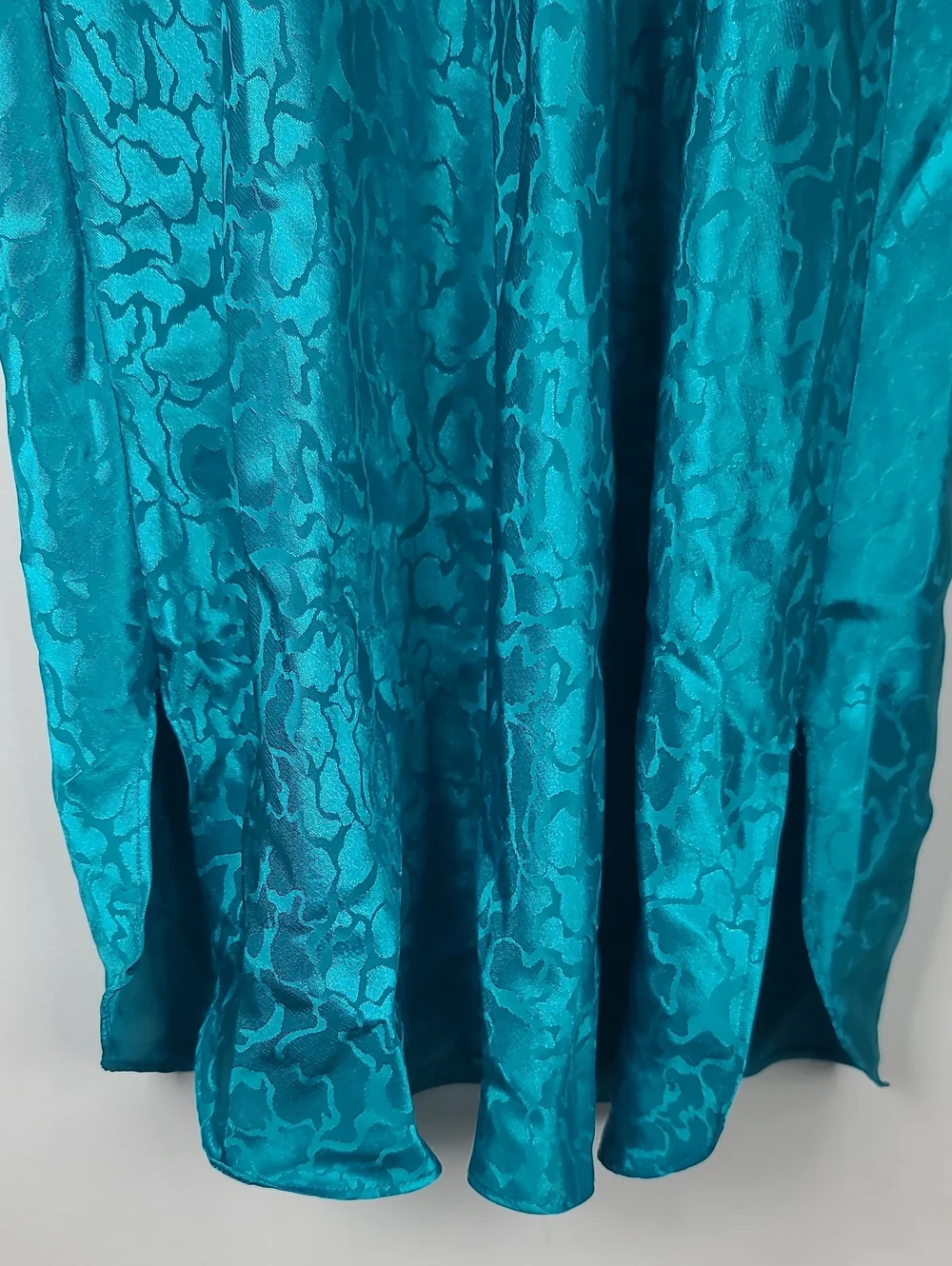 Vintage Erika Taylor Teal Silky Jacquard Lace V-Neckline Spaghetti Strap Slip L - Picture 11 of 12